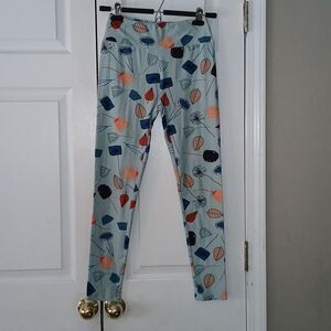 Lularoe mint green feather comfy leggings  Sz  One Size